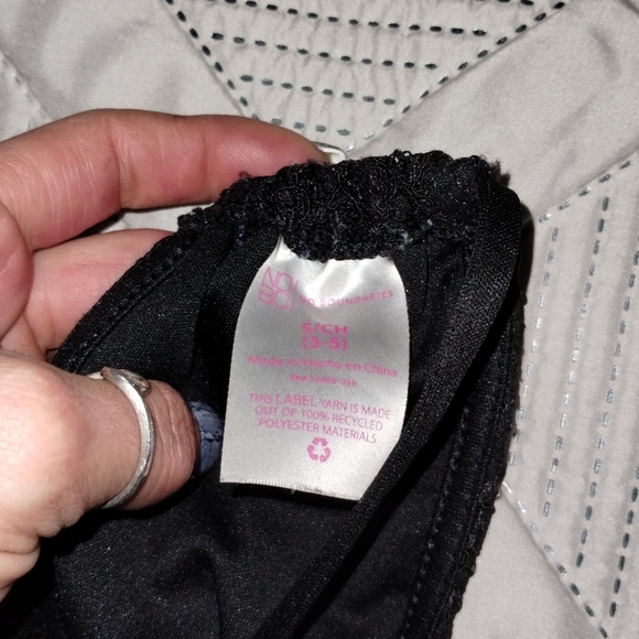 black lace sz small ladies  top 'no boundaries ' - Picture 3 of 3